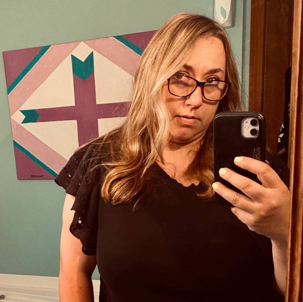Meet your Posher, Laurie